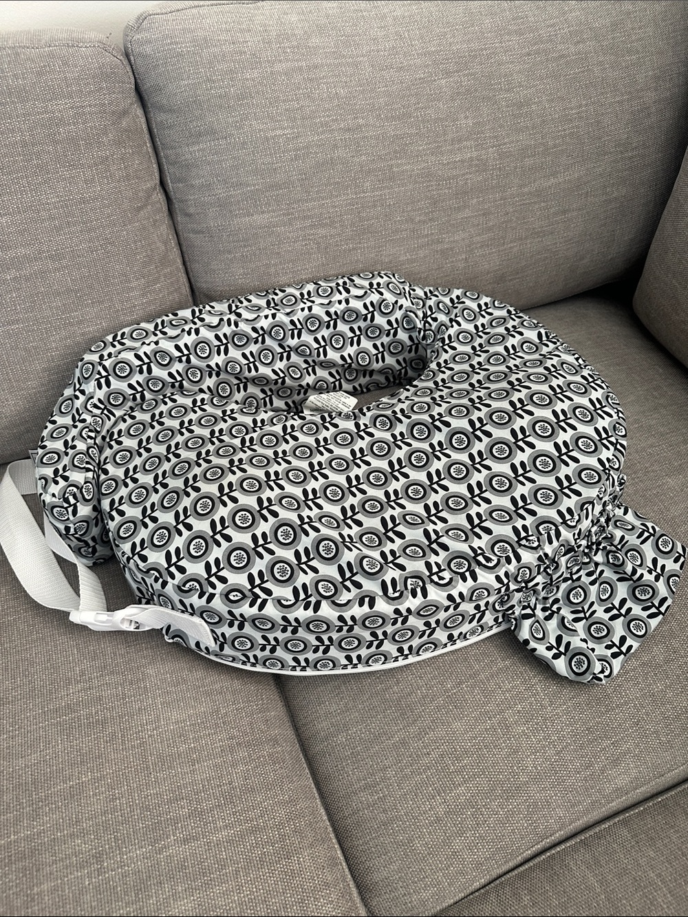 My Brest Friend Nursing Pillow With Side Pocket & Slipcover, Midnight Poppy NWOT - Picture 2 of 4